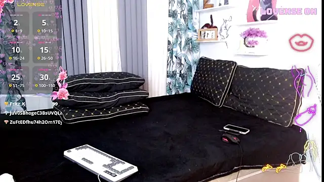 Snapshot of extremeJaime chatting on September 15, 1:33 pm extremeJaime online show from September 15, 1:33 pm