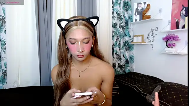 Snapshot of extremeJaime chatting on October 4, 1:42 pm extremeJaime online show from October 4, 1:42 pm