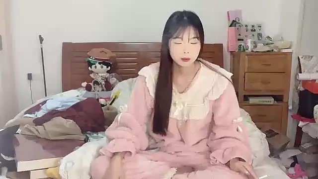 Snapshot of Akong11 chatting on October 24, 7:54 pm Akong11 online show from October 24, 7:54 pm