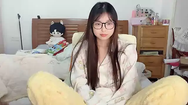 Snapshot of Akong11 chatting on December 4, 2:26 pm Akong11 online show from December 4, 2:26 pm