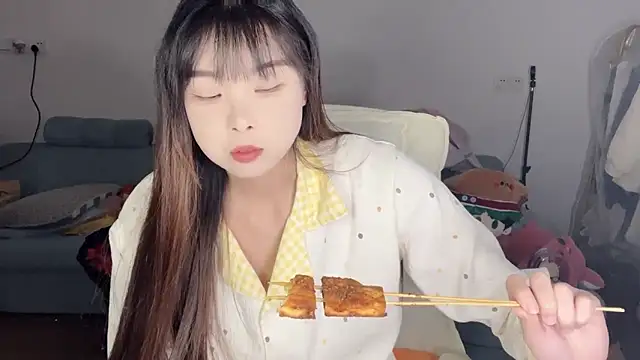 Akong11 online show from April 23, 1:35 pm