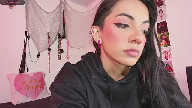 agathaaiko6 online show from December 3, 12:51 am