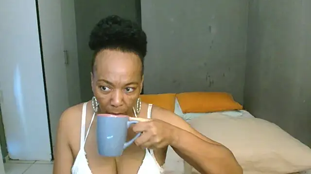 Lillyan N online show from March 10, 10:31 am