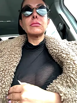 Snapshot of ainaht chatting on November 18, 8:41 am ainaht online show from November 18, 8:41 am