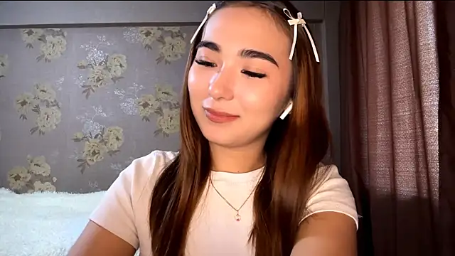 Snapshot of BahaiHeaven chatting on October 4, 8:12 am BahaiHeaven online show from October 4, 8:12 am