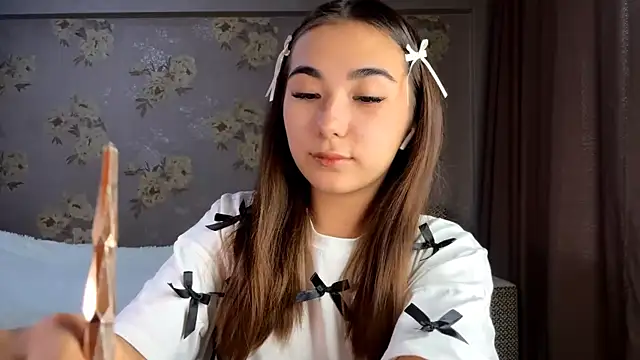 Snapshot of BahaiHeaven chatting on October 6, 8:34 am BahaiHeaven online show from October 6, 8:34 am