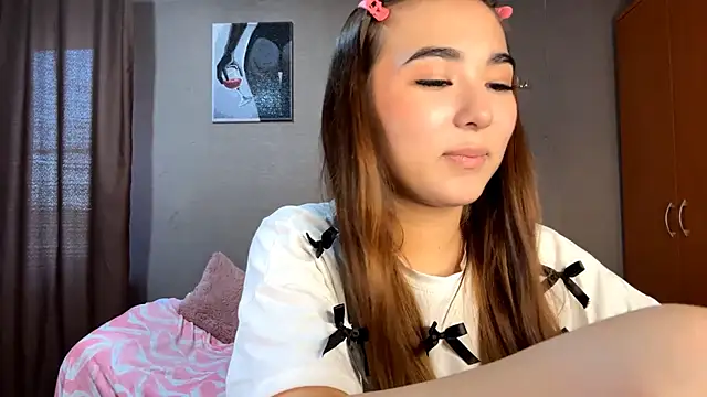 Snapshot of BahaiHeaven chatting on October 19, 8:04 am BahaiHeaven online show from October 19, 8:04 am