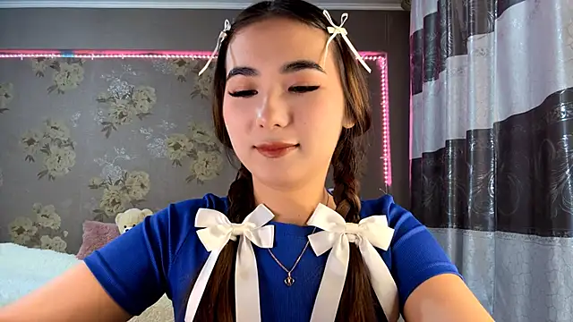 Snapshot of BahaiHeaven chatting on November 16, 11:27 am BahaiHeaven online show from November 16, 11:27 am