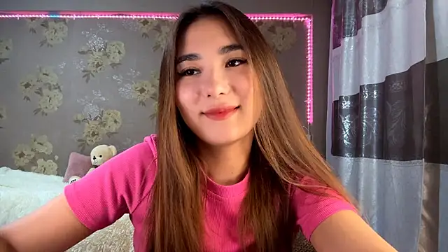 Snapshot of BahaiHeaven chatting on November 18, 11:25 am BahaiHeaven online show from November 18, 11:25 am