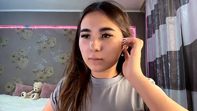 Snapshot of BahaiHeaven chatting on December 5, 11:19 am BahaiHeaven online show from December 5, 11:19 am