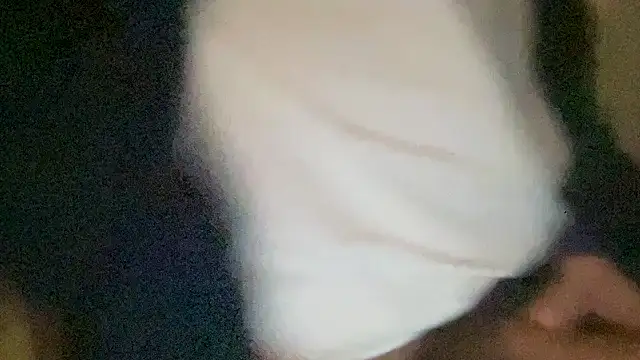 Snapshot of 23istanblue23 chatting on February 8, 10:24 pm 23istanblue23 online show from February 8, 10:24 pm