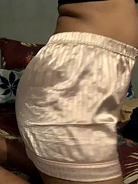 Snapshot of sweetpussysa92 chatting on October 1, 4:13 pm sweetpussysa92 online show from October 1, 4:13 pm