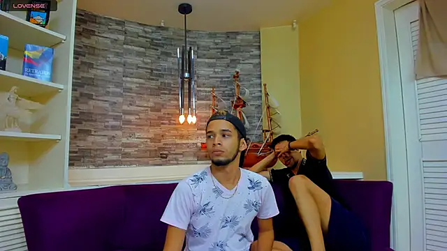 Snapshot of Juicy_Creww chatting on September 21, 10:17 am Juicy Creww online show from September 21, 10:17 am