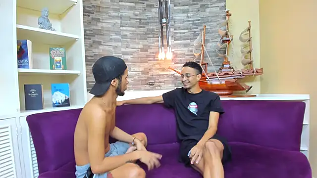 Snapshot of Juicy_Creww chatting on October 6, 10:02 am Juicy Creww online show from October 6, 10:02 am