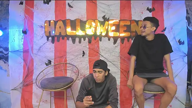 Snapshot of Juicy_Creww chatting on October 14, 9:32 am Juicy Creww online show from October 14, 9:32 am