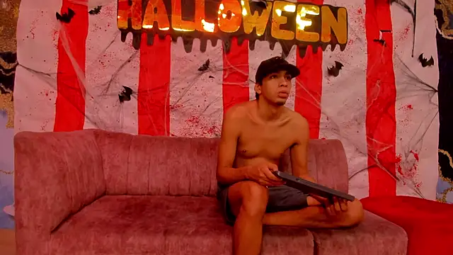 Snapshot of Juicy_Creww chatting on October 24, 8:55 am Juicy Creww online show from October 24, 8:55 am