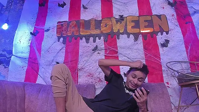 Snapshot of Juicy_Creww chatting on October 26, 9:04 am Juicy Creww online show from October 26, 9:04 am