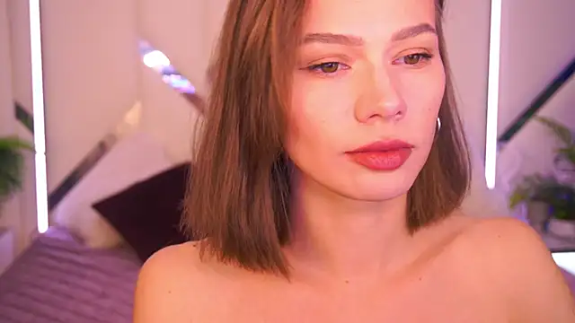 ShyySiren online show from December 2, 9:03 am