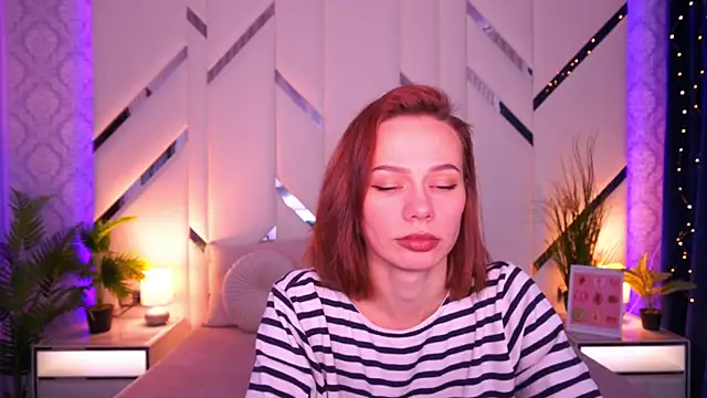 ShyySiren online show from February 17, 3:51 pm