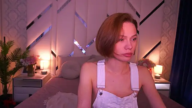 ShyySiren online show from April 23, 3:36 pm