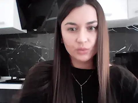 Lyverra online show from February 26, 1:21 pm