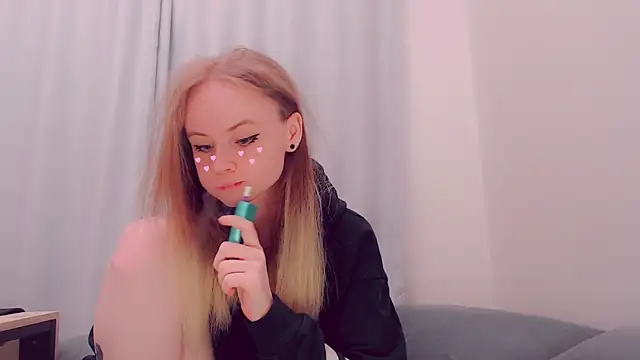 Snapshot of AliceNya_cute chatting on June 25, 2:55 am AliceNya cute online show from June 25, 2:55 am
