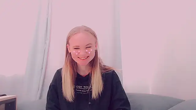 Snapshot of AliceNya_cute chatting on June 25, 5:12 am AliceNya cute online show from June 25, 5:12 am