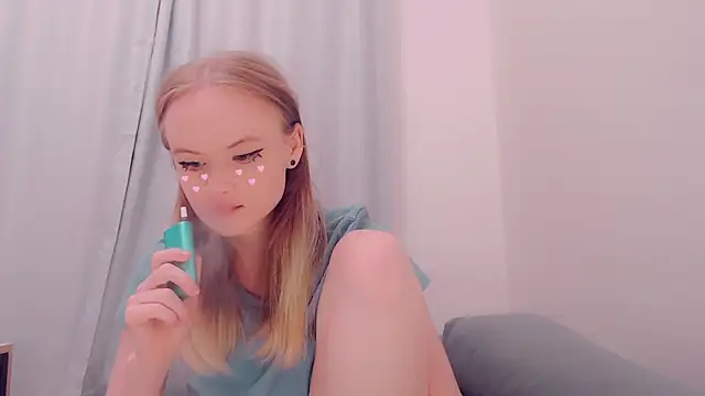 Snapshot of AliceNya_cute chatting on June 29, 6:19 am AliceNya cute online show from June 29, 6:19 am