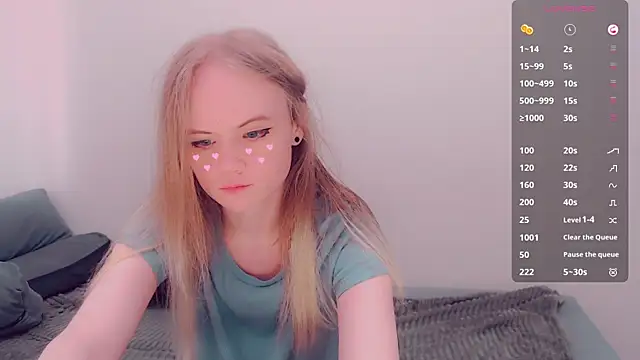 Snapshot of AliceNya_cute chatting on August 3, 8:57 am AliceNya cute online show from August 3, 8:57 am