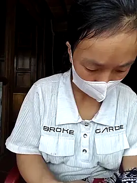 Snapshot of lily-00 chatting on September 18, 2:02 am lily-00 online show from September 18, 2:02 am