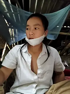 Snapshot of lily-00 chatting on November 8, 2:01 am lily-00 online show from November 8, 2:01 am