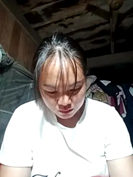 emilyzz online show from April 14, 2:45 pm