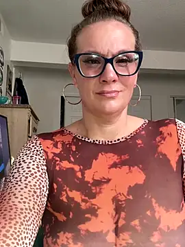 Ariasweetaspie online show from November 26, 7:48 pm