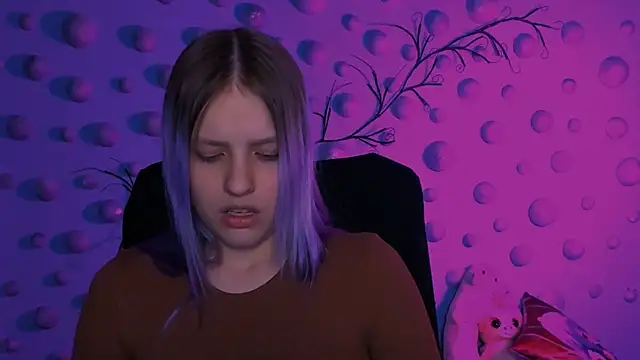 kaela spell  online show from April 29, 2:26 am