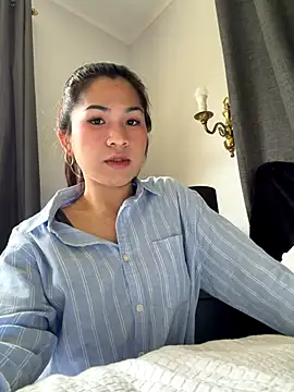 ZoeyJohnson online show from November 6, 1:39 am