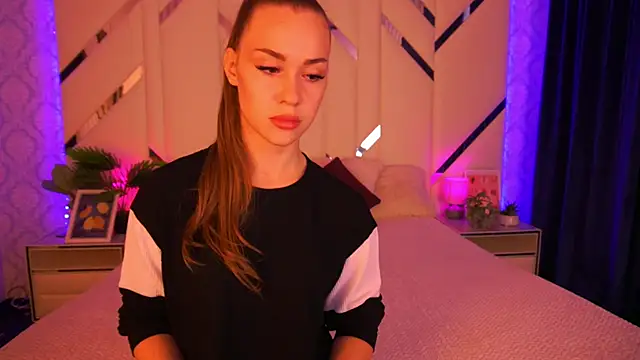 Snapshot of SweetAngellic chatting on October 6, 12:35 pm SweetAngellic online show from October 6, 12:35 pm