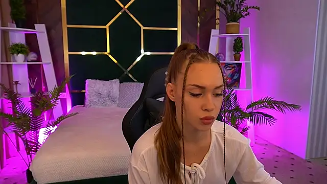 Snapshot of SweetAngellic chatting on October 12, 2:27 pm SweetAngellic online show from October 12, 2:27 pm