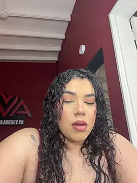 krisstenSantos online show from February 14, 1:52 pm