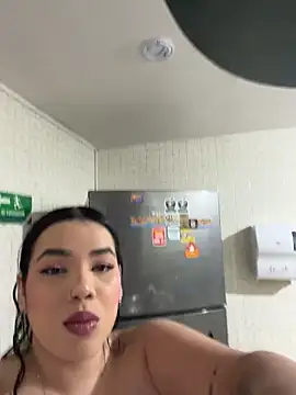 krisstenSantos online show from March 6, 1:40 pm