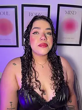 krisstenSantos online show from June 10, 3:22 pm