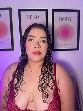 krisstenSantos online show from June 12, 2:05 pm