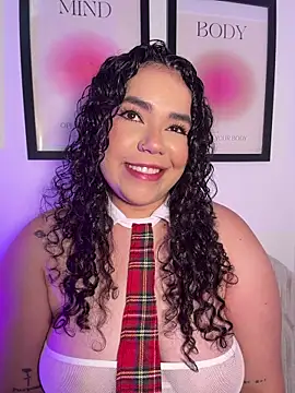 krisstenSantos online show from July 28, 6:20 pm