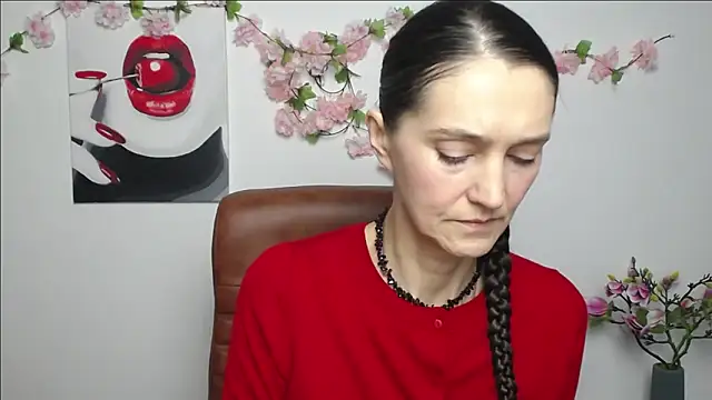 TayaFinch online show from November 15, 1:18 pm