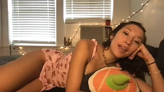 Snapshot of yoursweetestlilly chatting on March 28, 3:55 pm yoursweetestlilly online show from March 28, 3:55 pm