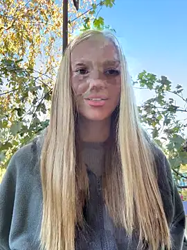 MilaMoone online show from October 17, 11:57 am