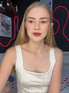 MilaMoone online show from October 18, 11:33 am