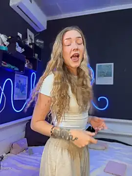 MilaMoone online show from April 23, 10:36 am