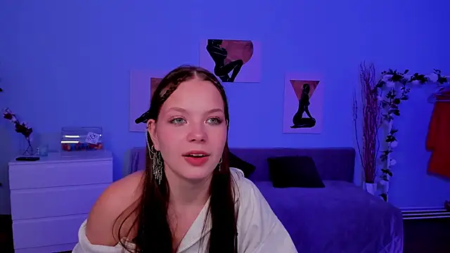 Snapshot of BetsyKiss chatting on October 3, 5:26 am BetsyKiss online show from October 3, 5:26 am