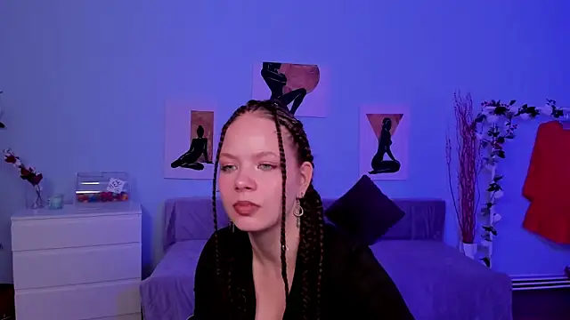 Snapshot of BetsyKiss chatting on October 17, 5:54 am BetsyKiss online show from October 17, 5:54 am