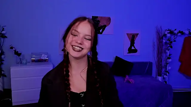 Snapshot of BetsyKiss chatting on October 23, 5:12 pm BetsyKiss online show from October 23, 5:12 pm